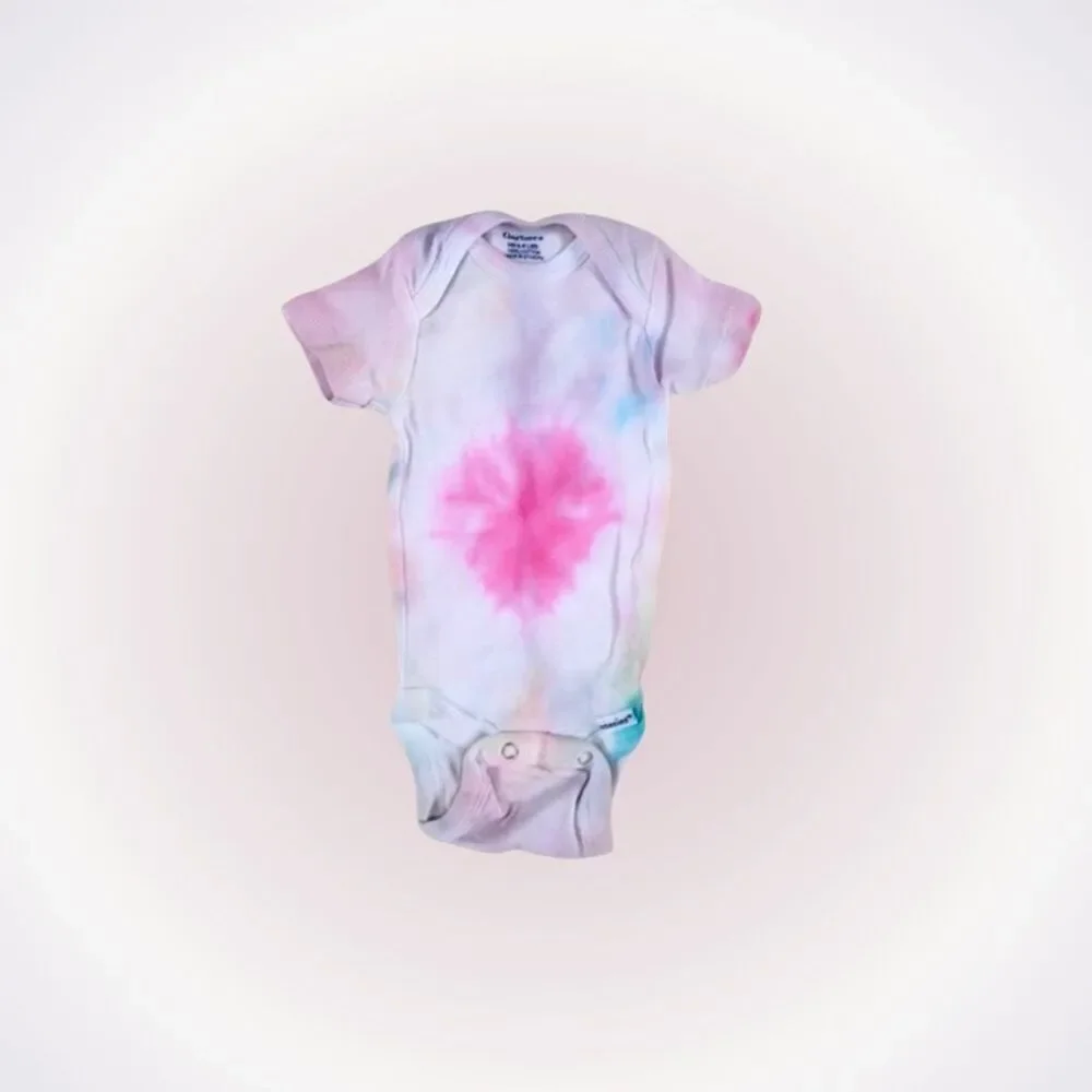 Gerber tie-dye onesie | Sz NB